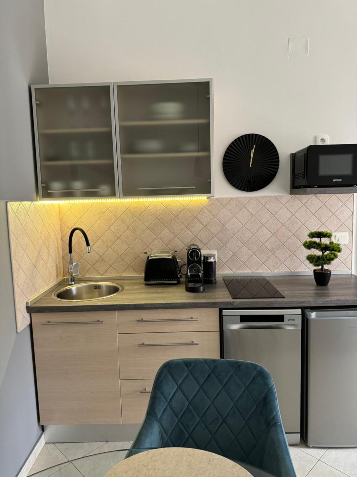 Leone Apartments With Free Parking Πούλα Εξωτερικό φωτογραφία