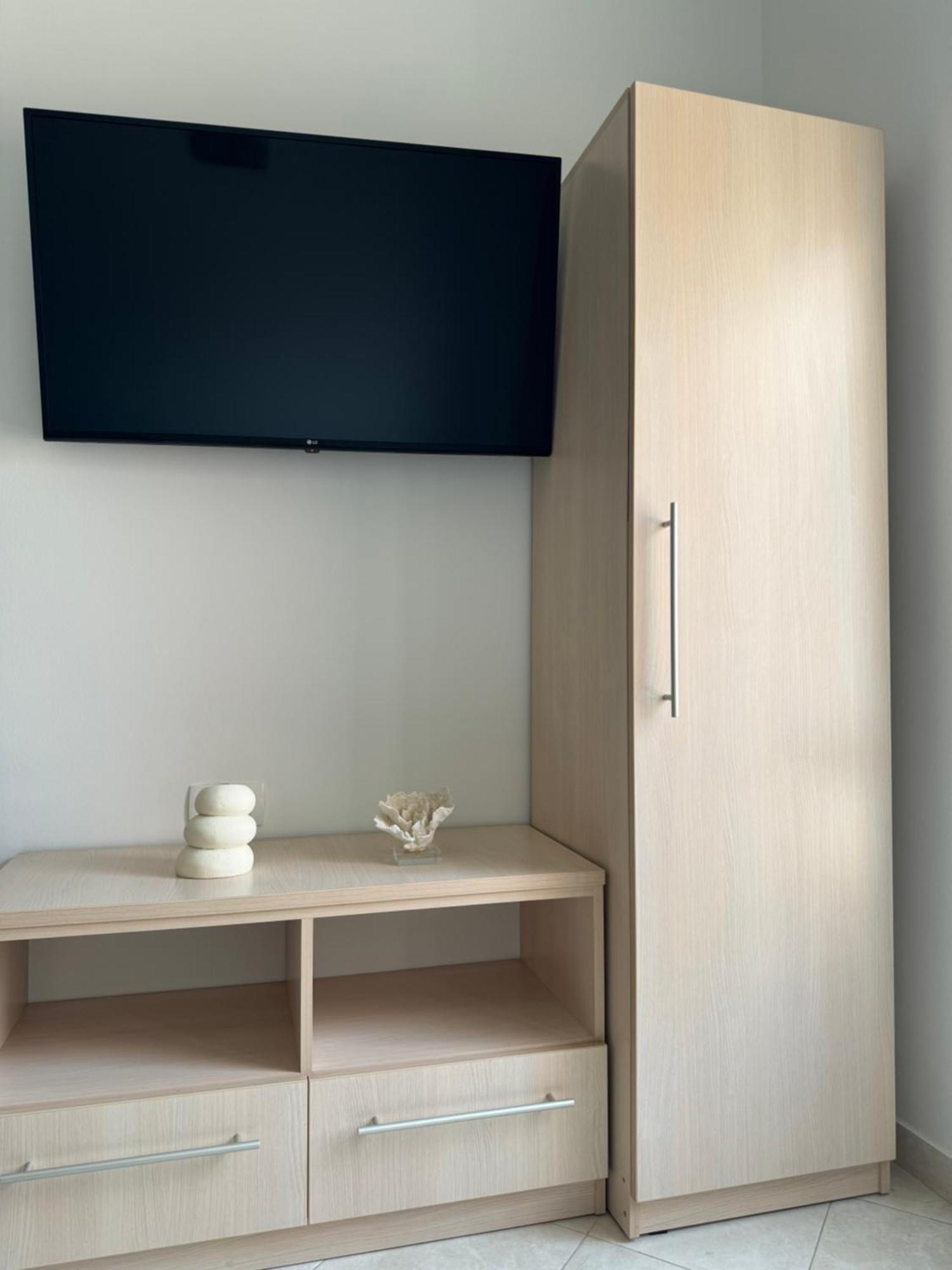 Leone Apartments With Free Parking Πούλα Εξωτερικό φωτογραφία