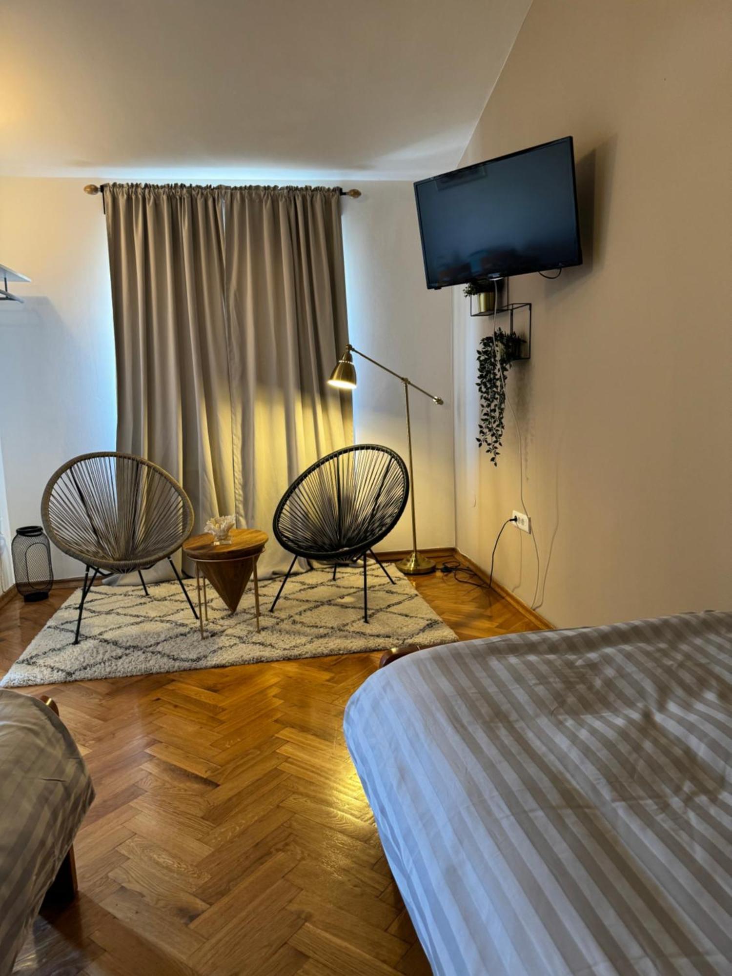 Leone Apartments With Free Parking Πούλα Εξωτερικό φωτογραφία